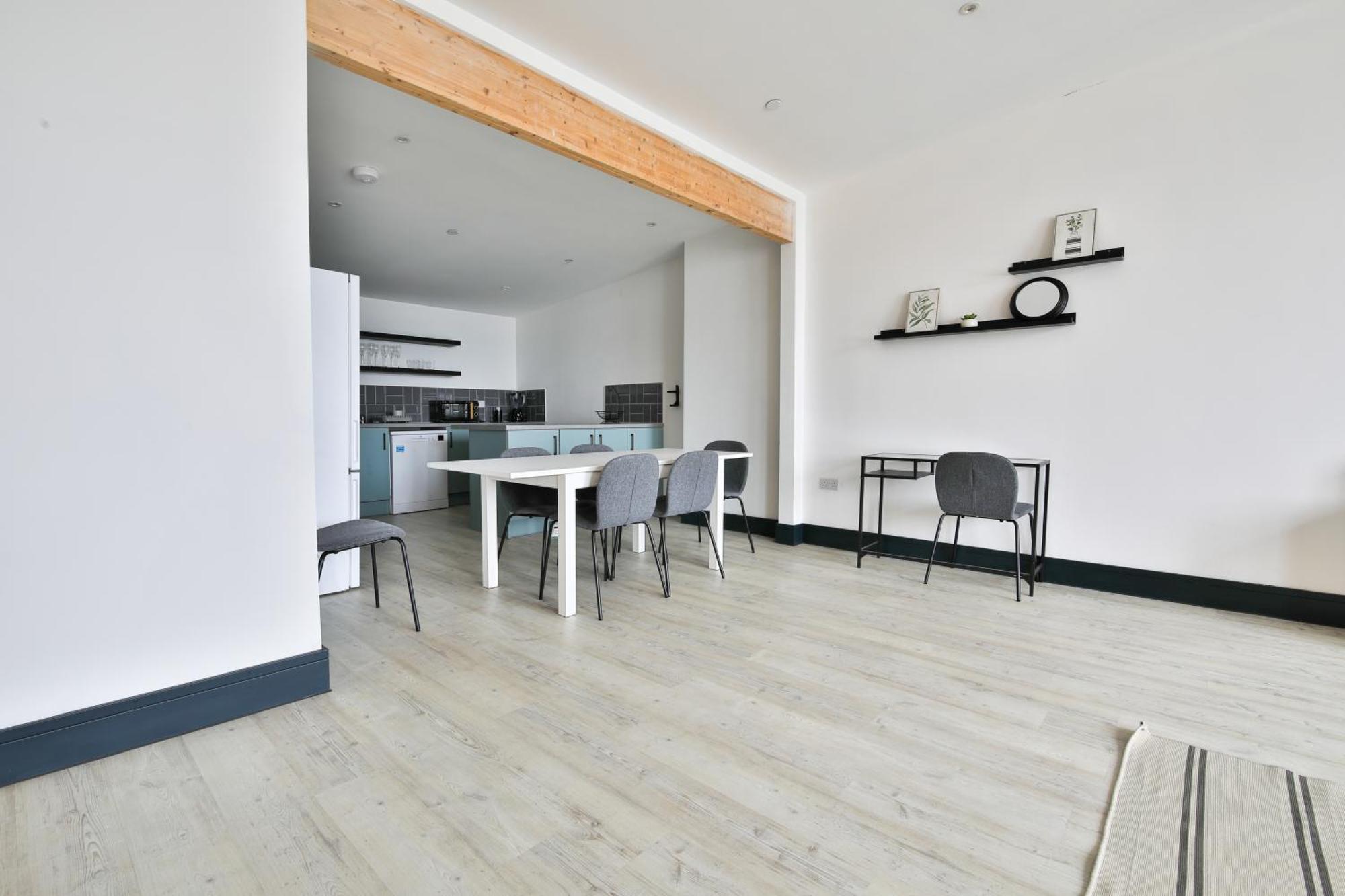 The Kingsway- 2 Bedroom Central Swansea Apartments By Stayright Zewnętrze zdjęcie