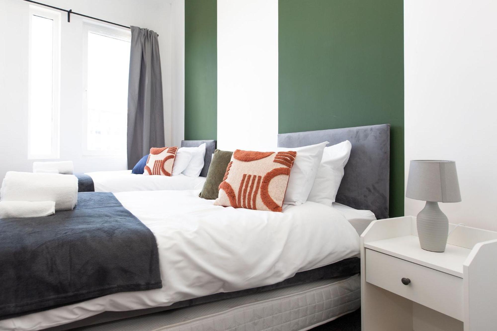 The Kingsway- 2 Bedroom Central Swansea Apartments By Stayright Zewnętrze zdjęcie