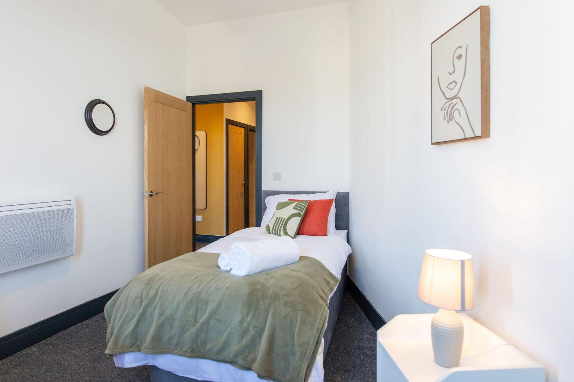 The Kingsway- 2 Bedroom Central Swansea Apartments By Stayright Zewnętrze zdjęcie